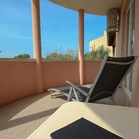 Modernes Und Helles Mit Waschmaschine, Liegen, Grill, Wifi * Karpinjan