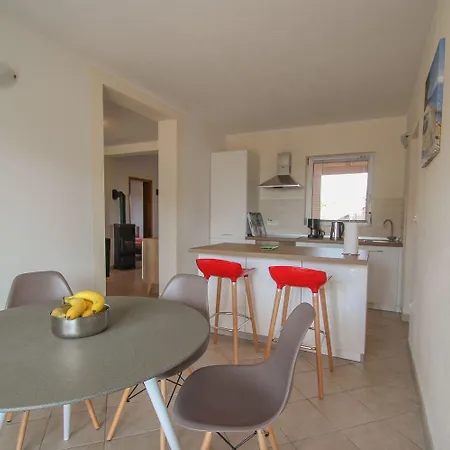 Appartement Modernes Und Helles Mit Waschmaschine, Liegen, Grill, Wifi