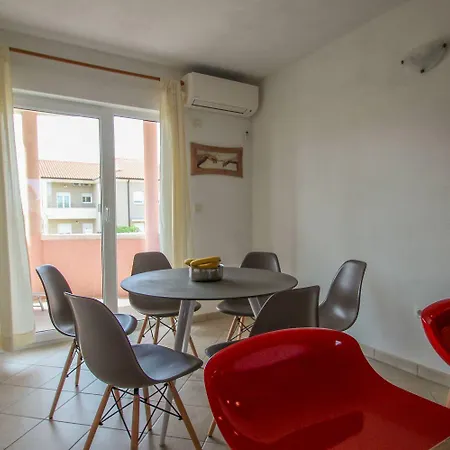 Modernes Und Helles Mit Waschmaschine, Liegen, Grill, Wifi Appartement Karpinjan