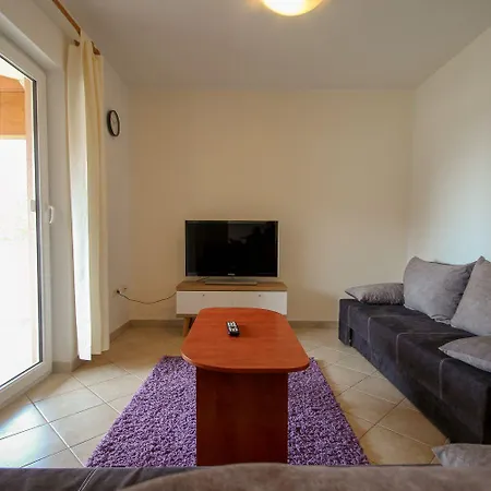 Appartement Modernes Und Helles Mit Waschmaschine, Liegen, Grill, Wifi