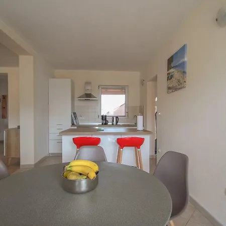 Appartement Modernes Und Helles Mit Waschmaschine, Liegen, Grill, Wifi *